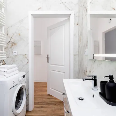 Amphitrite - 1Br & Balcony, Lift - Kazimierz Apartmán Krakov